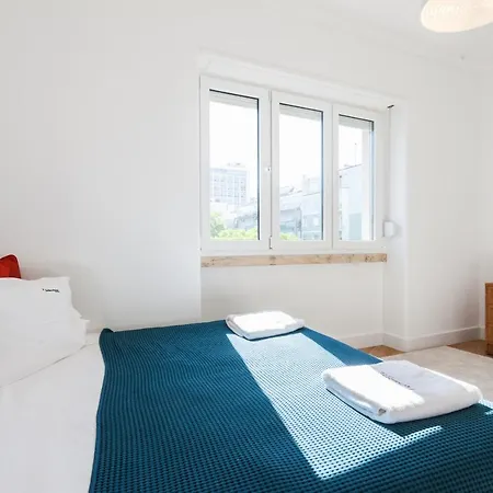 Апартаменты Feels Like Gulbenkian Spacious Flat With Balcony