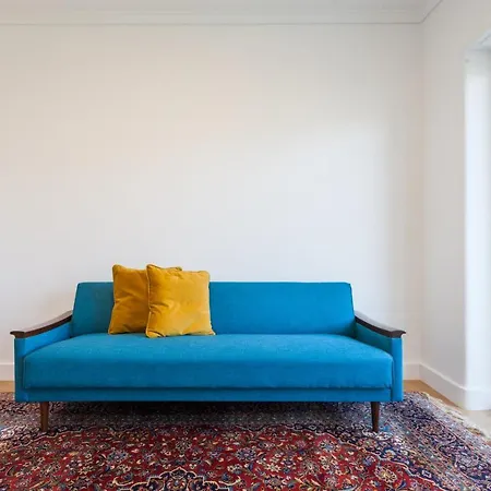 Апартаменты Feels Like Gulbenkian Spacious Flat With Balcony *