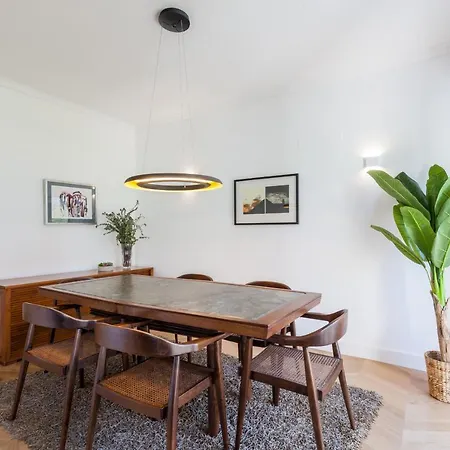Feels Like Gulbenkian Spacious Flat With Balcony
