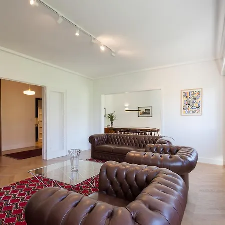 Feels Like Gulbenkian Spacious Flat With Balcony Апартаменты *