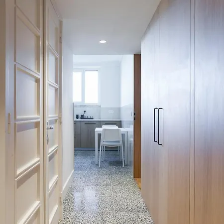 Feels Like Gulbenkian Spacious Flat With Balcony Апартаменты *